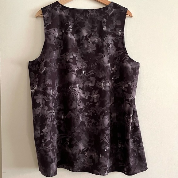 Athleta Zephyr Refined Tank in Lumen Floral Black — XL - Picture 6 of 10